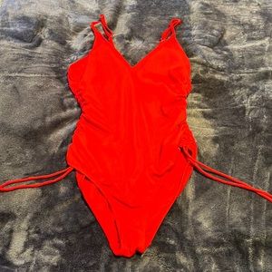 Ladies! This one piece will have you lookin SNATCHED